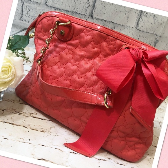 Betsey Johnson Handbags - Betsey Johnson Pink Bow Quilted Handbag